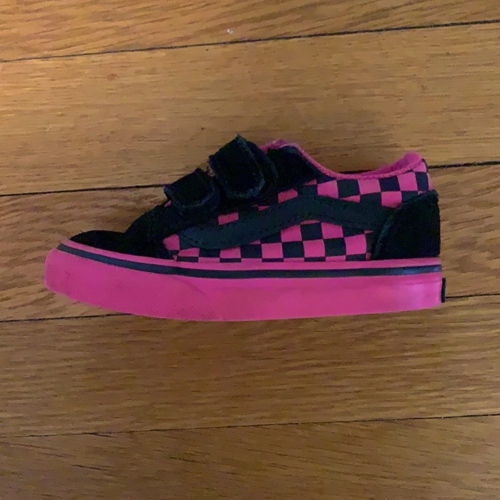 Vans Toddler black / pink checkered sneaker size 6